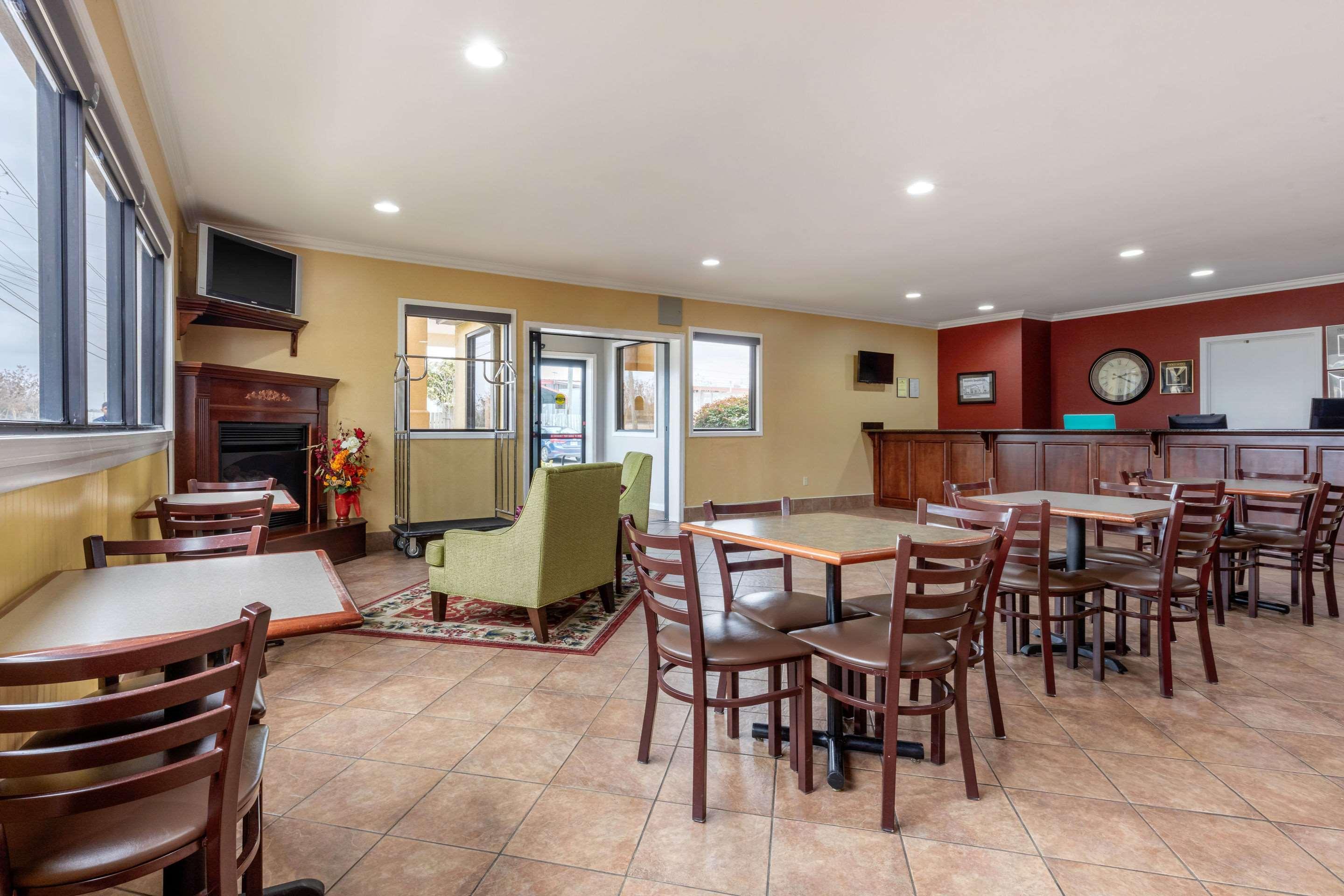 Quality Inn & Suites Demopolis Kültér fotó